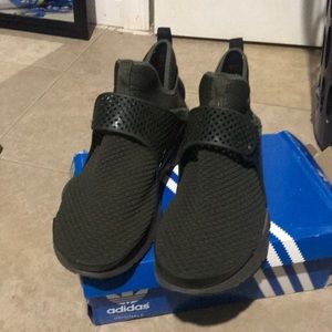 Nike Sock Dart mid size 9 olive